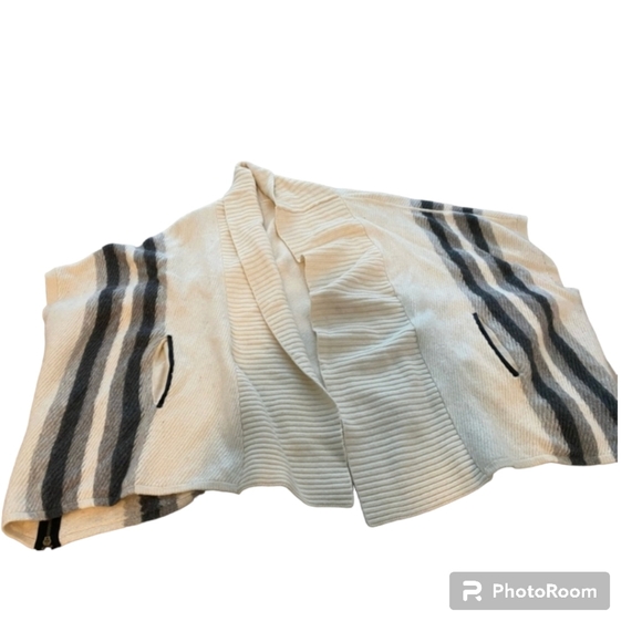 Club Monaco Poncho Shawl Size Xs - Picture 2 of 3